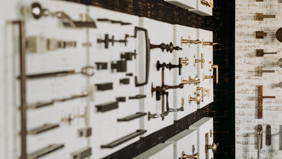 Deur- en meubelbeslag wordt steeds minimaler