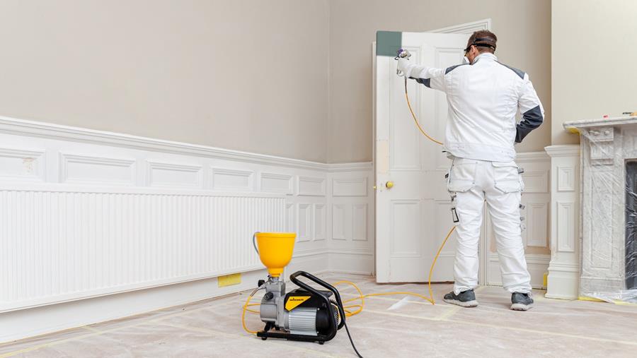 Welke verfgereedschappen moet u absoluut aanbieden?