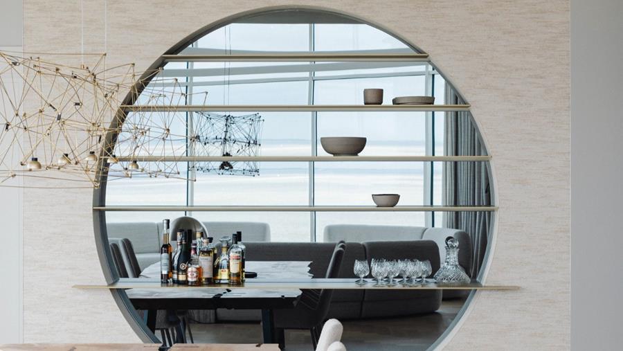 Luxueus maatwerk in gebogen vormen en fineer