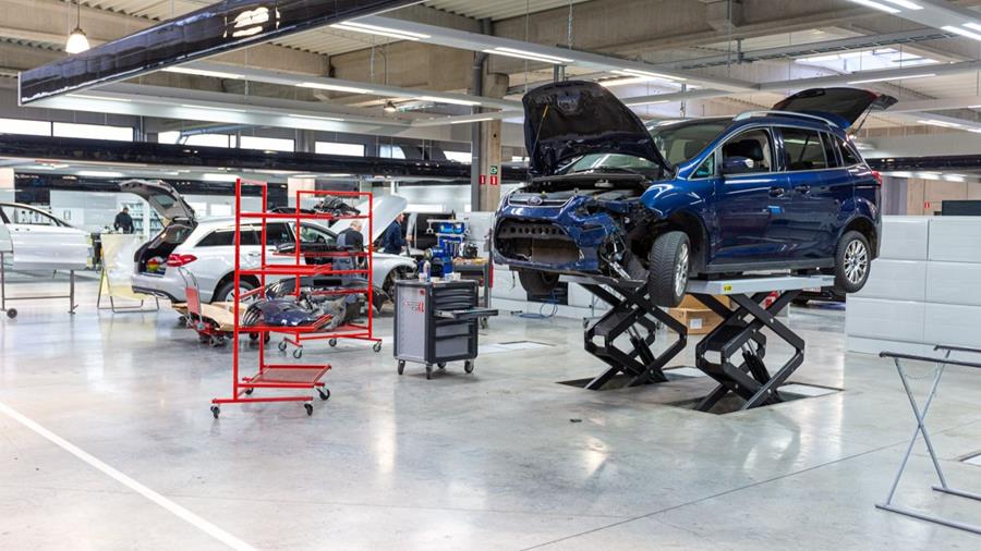 Les garages continuent d'assurer les dépannages et les réparations urgentes